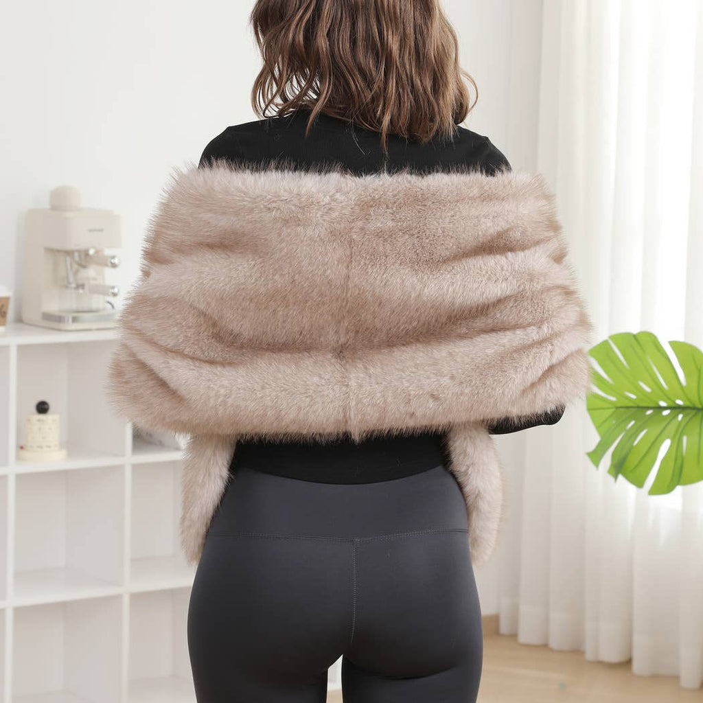 Elegant Faux Fur Capelet Shawl